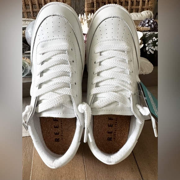Reef Women's Lay Day Seas White Leather Low-Top Sneakers, NWT, Size 9 (EUR 40) - Picture 7 of 16